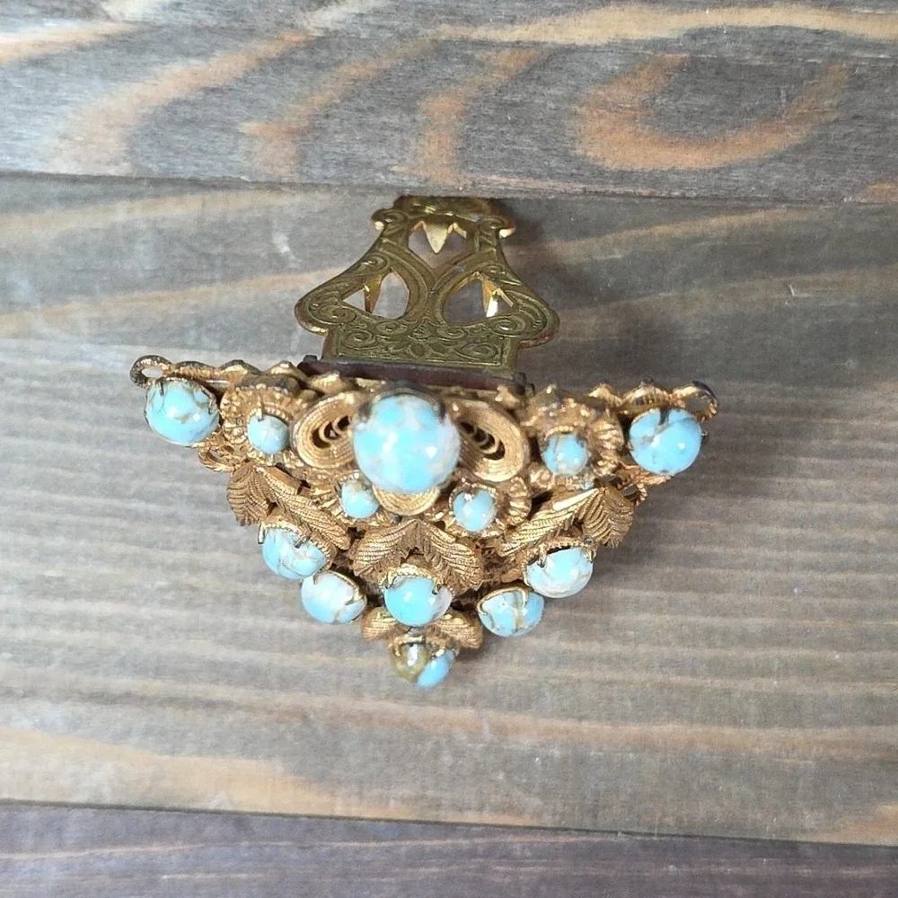 Vintage Gold Tone And Turquoise‎ Shaw Clip Scarf Broach